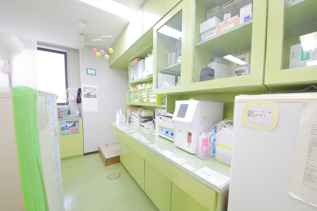 院内設備が並ぶ様子