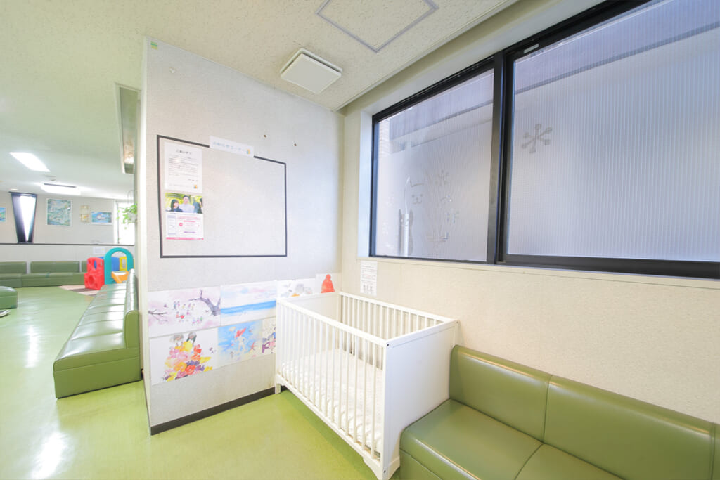 ベビーベッド周辺の様子