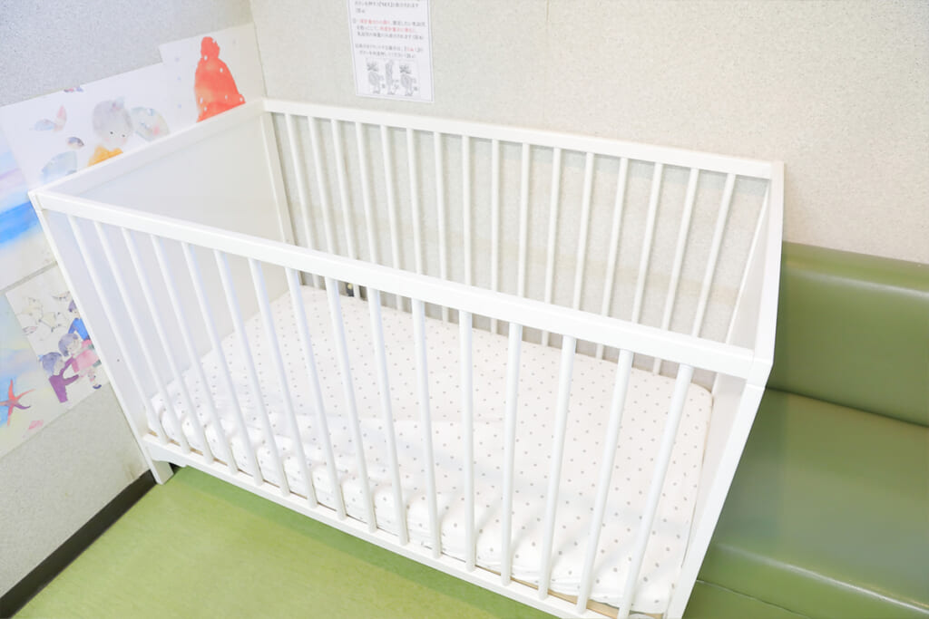 ベビーベッド